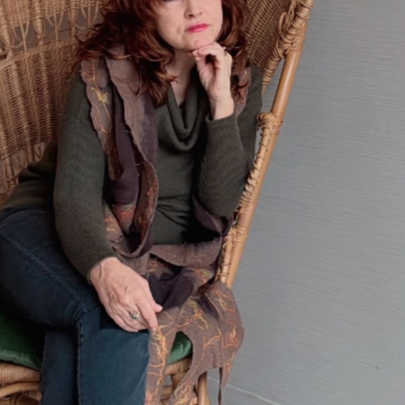 Chic Olive Green turtleneck Sweater size L - Picture 2 of 6